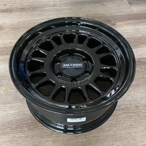 Method MR318 17x8.5 +0 6x139.7 Gloss Black (Set of 4) MR318785601300