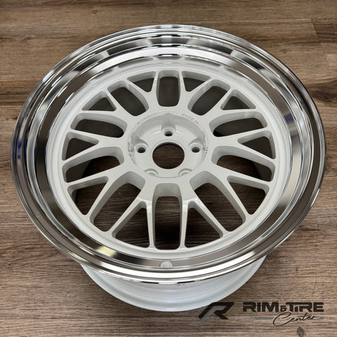 Volk Racing 21A 18x9.5 +22/18x10.5 +30 5x112 Dash White (Staggered, Set of 4) WKJX20MDWF/WKJAC30MDWF