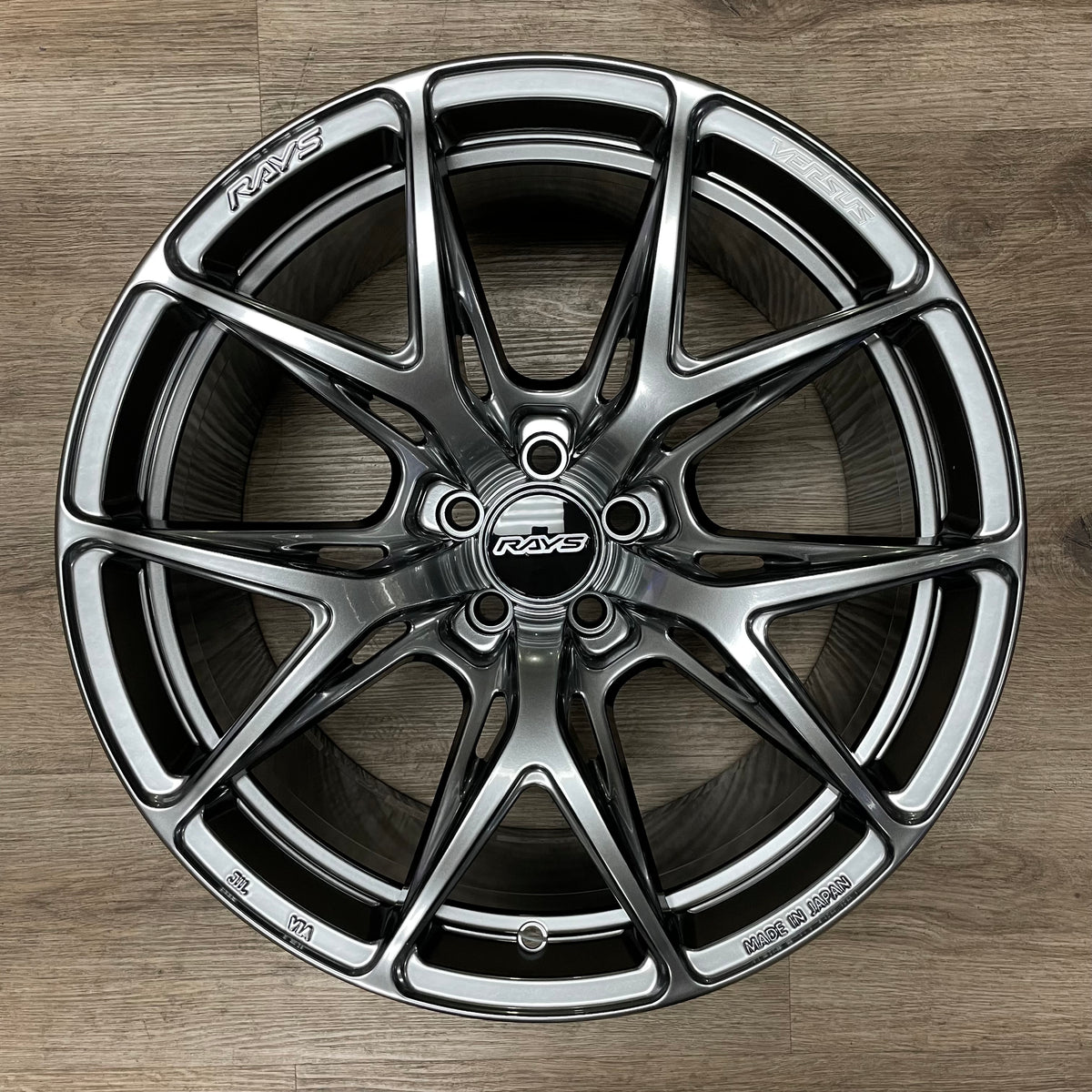 Rays Versus VV21S 18x9.5 +38 5x120 Grace Silver (Set of 4) WT2X38WQNK ...