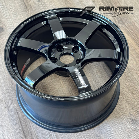 Volk TE37 Saga S-Plus 18x9.5 +38 5x114.3 Gloss Black (Set of 4) WVDG2X38E9