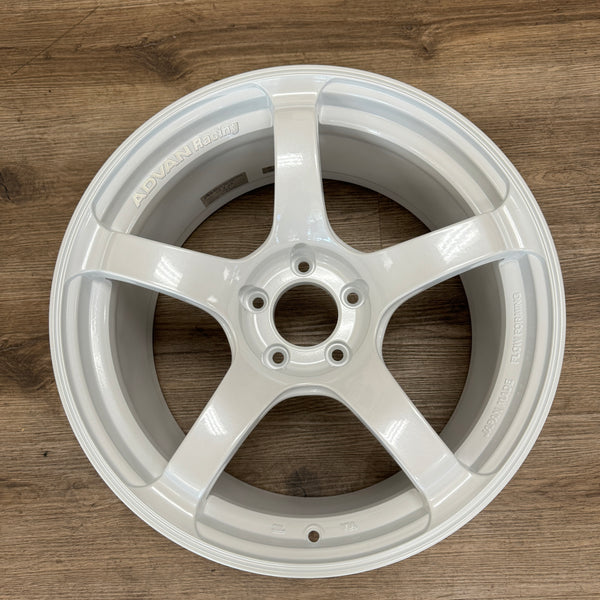 Advan TC-4 18x9.5 +35 5x114.3 Racing White, No Ring (Set of 4) YAD8J35EWM