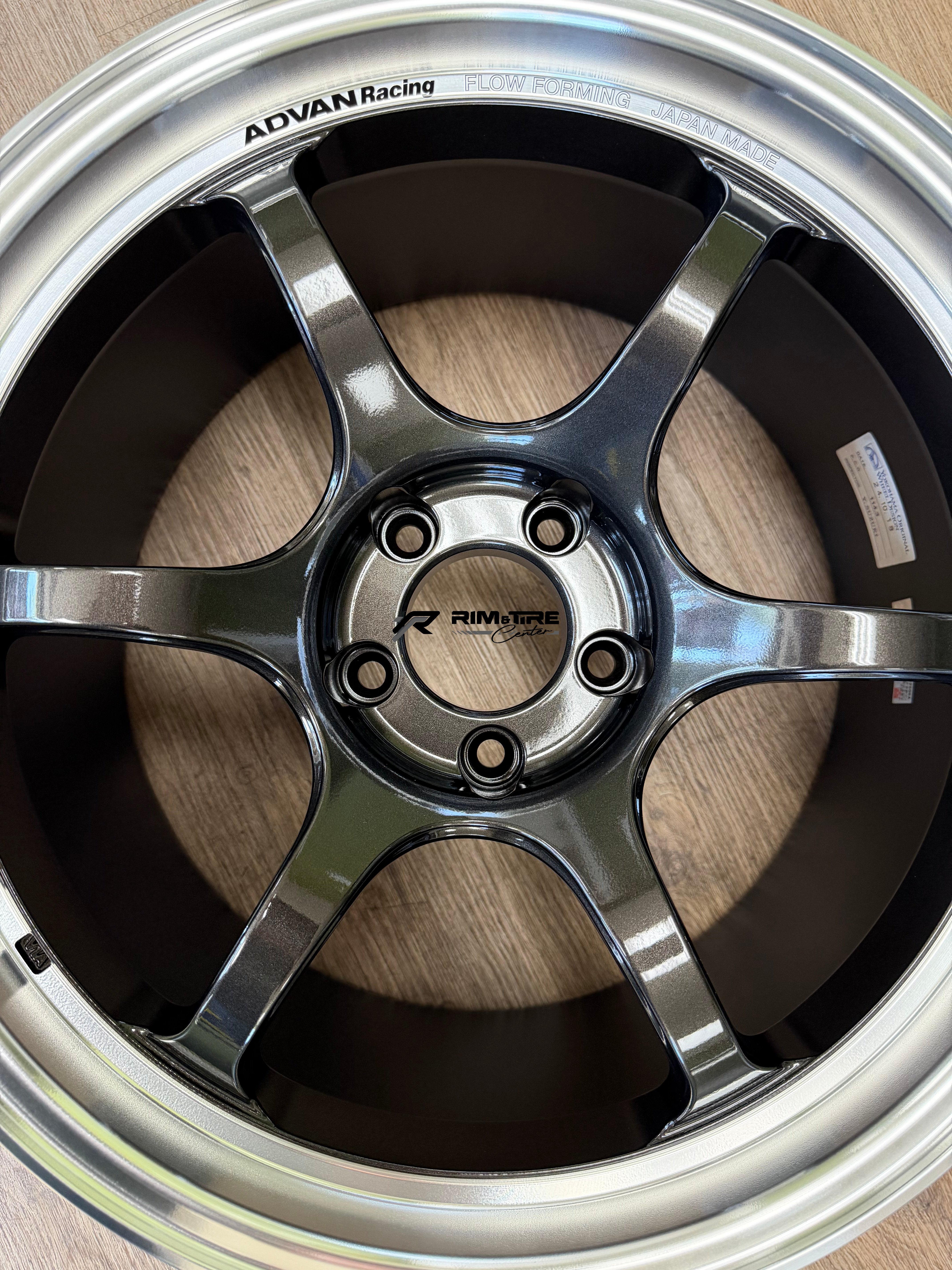 Advan RG-D2 18x9.5 +22 5x114.3 Machining & Black Gunmetallic (Set